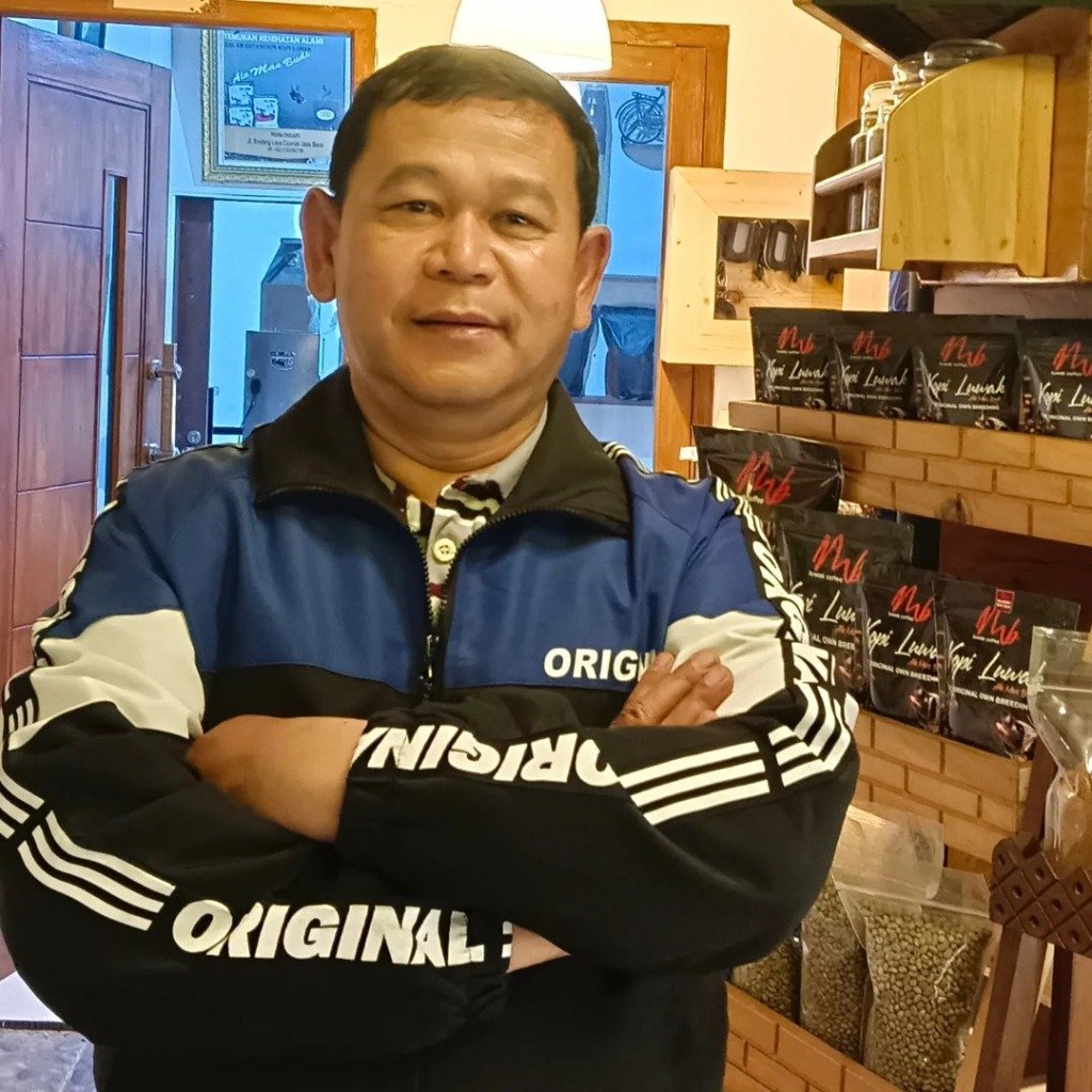 Bapak Budianto - Pendiri Kopi Luwak MB di Galeri Cipanas